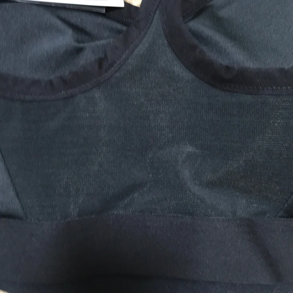 NWT! NIKE Size 2X black padded sports bra